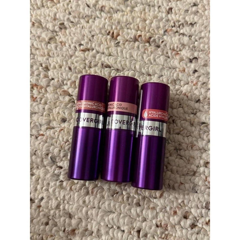 Covergirl Simply Ageless Moisture Renew Lipstick bundle